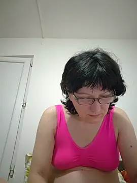 Vera Elle online show from March 28, 2026, 6:31 pm