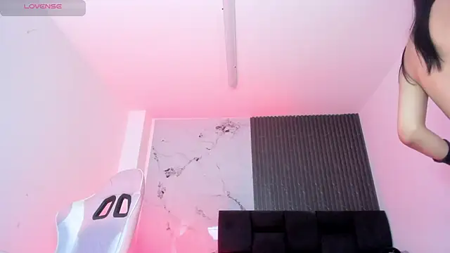 chloesagee online show from April 11, 2026, 10:57 pm