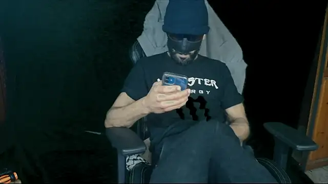 JUSTFORRICH online show from April 1, 2026, 10:28 pm