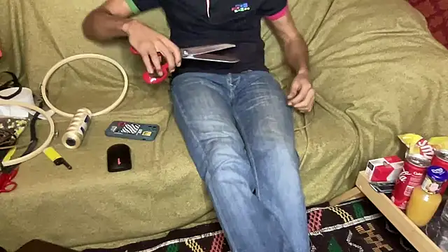 JUSTFORRICH online show from December 1, 2025, 12:22 am