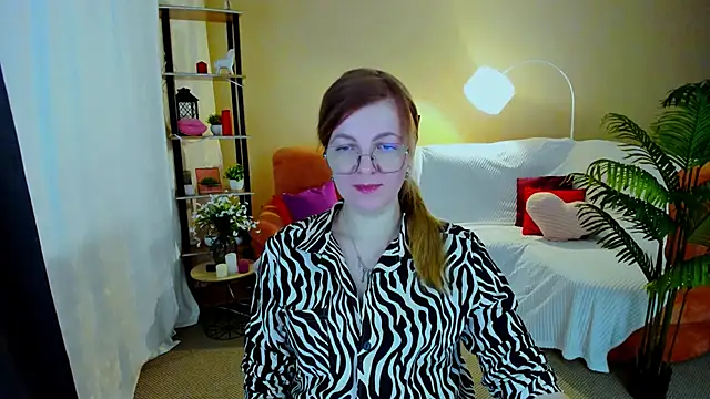 Snapshot of YourUniverser chatting on February 18, 2026, 5:27 am YourUniverser online show from February 18, 2026, 5:27 am