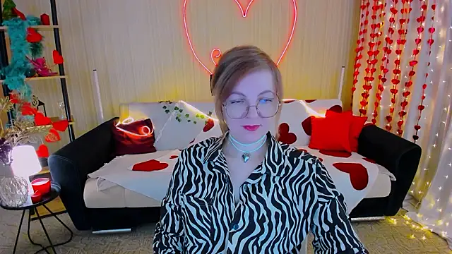 Snapshot of YourUniverser chatting on February 21, 2026, 4:36 am YourUniverser online show from February 21, 2026, 4:36 am