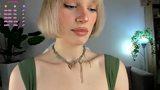 Snapshot of Ice_Strawberry chatting on January 18, 2026, 3:10 am Ice Strawberry online show from January 18, 2026, 3:10 am