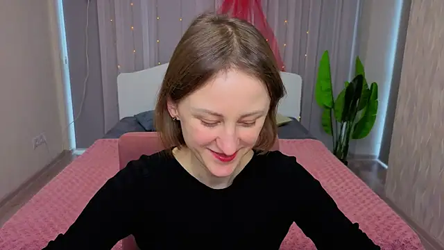 LuluChiiii online show from December 21, 2025, 12:18 pm