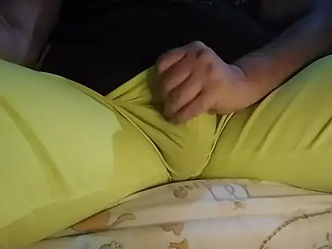 BabyBearMilk online show from September 28, 2025, 11:12 pm