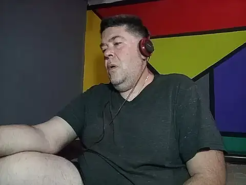 BabyBearMilk online show from November 4, 2025, 10:35 pm