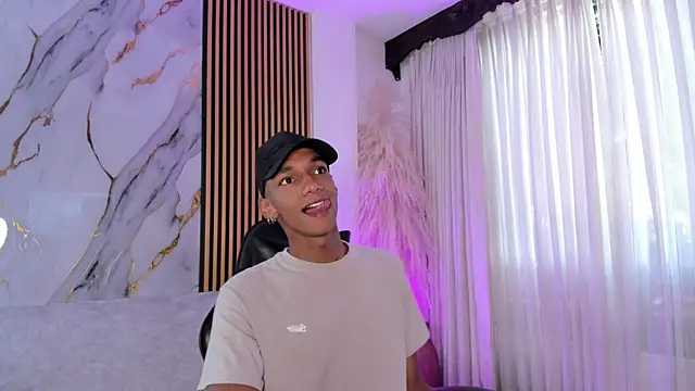 JulienSaint online show from September 14, 2025, 12:05 pm