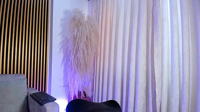 Snapshot of JulienSaint chatting on February 27, 2026, 12:05 pm JulienSaint online show from February 27, 2026, 12:05 pm