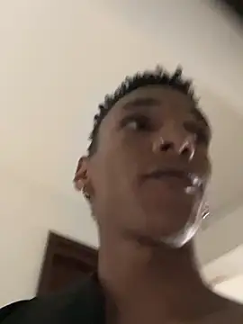 Snapshot of JulienSaint chatting on February 24, 2026, 3:35 pm JulienSaint online show from February 24, 2026, 3:35 pm