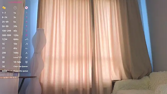 lunajii online show from May 19, 2026, 4:08 am