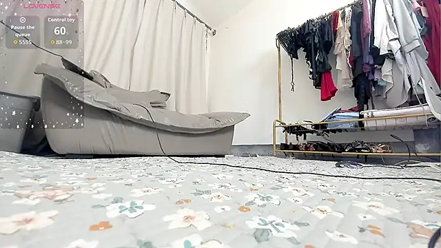 fox-yiyi online show from January 17, 2026, 8:07 am