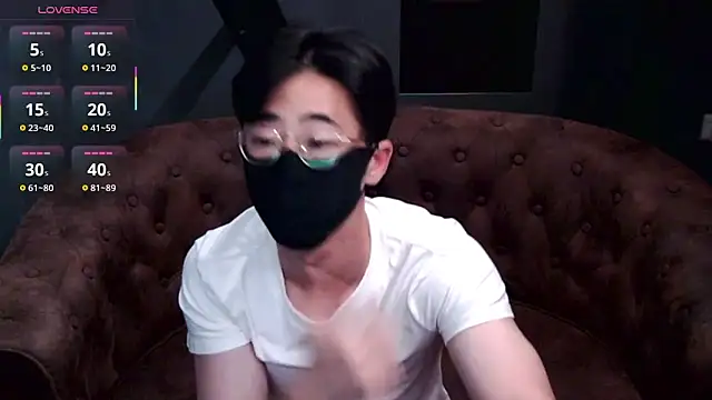 Snapshot of asiantwinkz chatting on May 1, 2026, 2:00 pm asiantwinkz online show from May 1, 2026, 2:00 pm