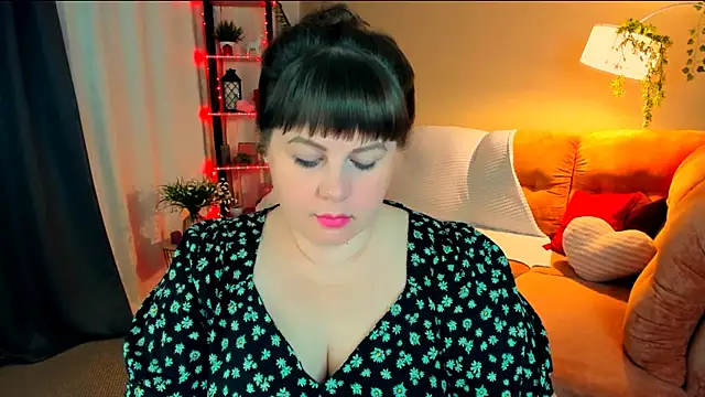 CrystaalStaar online show from May 5, 2026, 7:17 pm