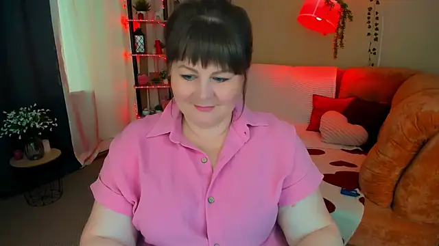 Snapshot of CrystaalStaar chatting on July 7, 2026, 11:47 am CrystaalStaar online show from July 7, 2026, 11:47 am