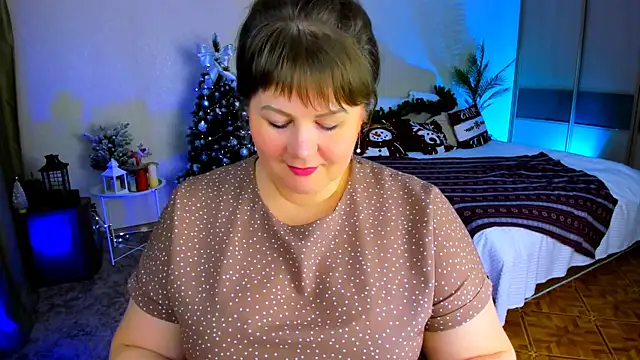 CrystaalStaar online show from December 22, 2025, 5:57 pm