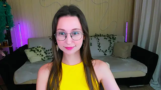 YourLovellyStory online show from November 24, 2025, 4:51 pm