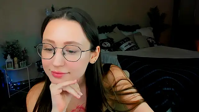 YourLovellyStory online show from January 11, 2026, 4:25 pm