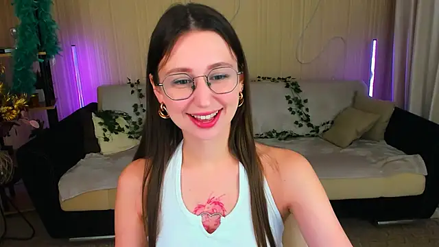 YourLovellyStory online show from November 21, 2025, 5:23 pm