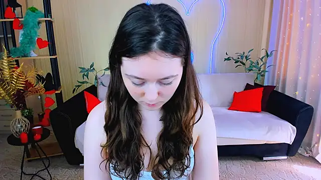 AlluringLookk online show from June 30, 2026, 12:27 pm