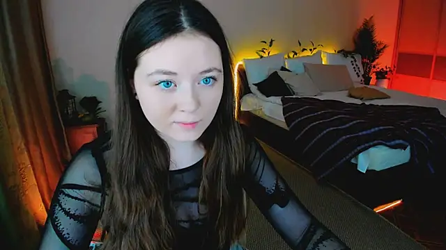 AlluringLookk online show from February 8, 2026, 4:37 pm