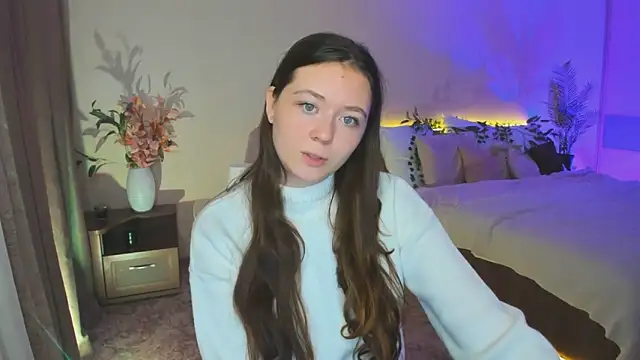 AlluringLookk online show from September 26, 2025, 11:17 am