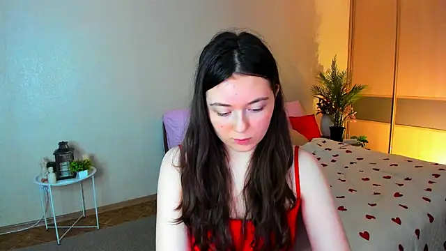 AlluringLookk online show from July 7, 2026, 6:47 am