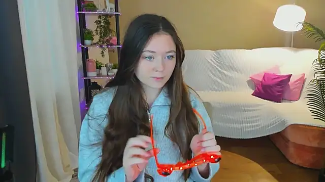 AlluringLookk online show from October 21, 2025, 10:25 am