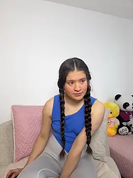 Emilyybennet  online show from October 8, 2025, 8:31 pm