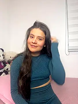 Emilyybennet  online show from September 30, 2025, 9:21 pm