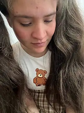 Snapshot of Emilyybennet_ chatting on January 17, 2026, 9:51 pm Emilyybennet online show from January 17, 2026, 9:51 pm