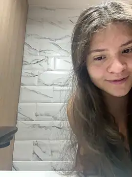 Emilyybennet  online show from December 20, 2025, 9:39 pm