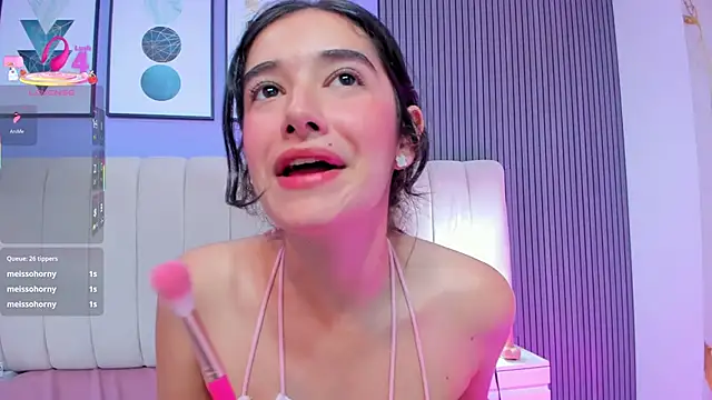 Snapshot of Ivy_petit chatting on July 2, 2026, 12:00 am Ivy petit online show from July 2, 2026, 12:00 am