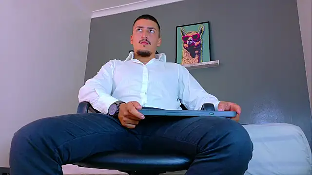 MrFox   online show from April 15, 2026, 7:58 pm