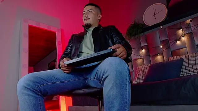 MrFox   online show from February 16, 2026, 7:23 pm