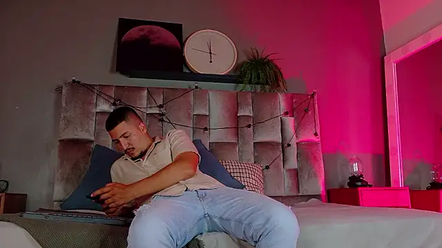 MrFox   online show from February 26, 2026, 7:47 pm