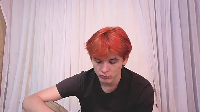 Snapshot of oliver_big19 chatting on September 29, 2025, 12:11 pm oliver big19 online show from September 29, 2025, 12:11 pm