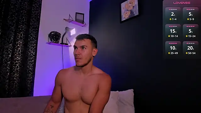 MarkSantozz online show from April 7, 2026, 9:16 pm