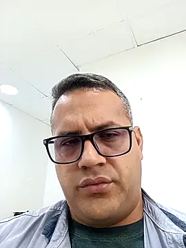 geimos36 online show from October 7, 2025, 5:47 pm