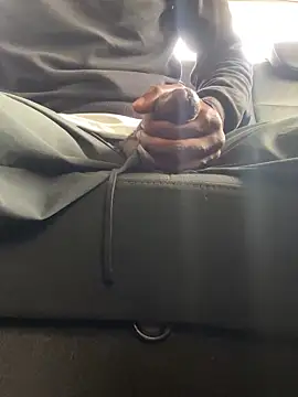 Snapshot of Dickey-B-RSA chatting on November 4, 2025, 7:12 am Dickey-B-RSA online show from November 4, 2025, 7:12 am