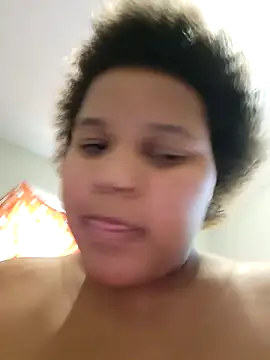 Snapshot of chocolate_bella chatting on October 17, 2025, 6:32 pm chocolate bella online show from October 17, 2025, 6:32 pm