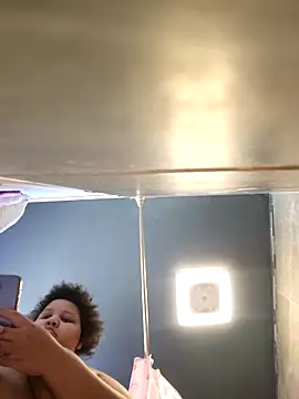 chocolate bella online show from February 14, 2026, 1:55 pm