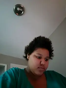 chocolate bella online show from April 1, 2026, 2:36 pm