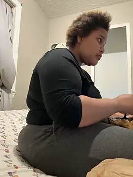 Snapshot of chocolate_bella chatting on October 26, 2025, 1:17 am chocolate bella online show from October 26, 2025, 1:17 am