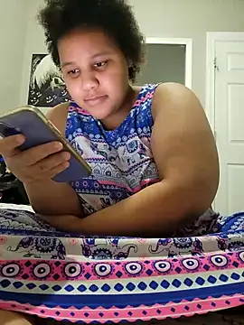 Snapshot of chocolate_bella chatting on January 6, 2026, 5:33 am chocolate bella online show from January 6, 2026, 5:33 am