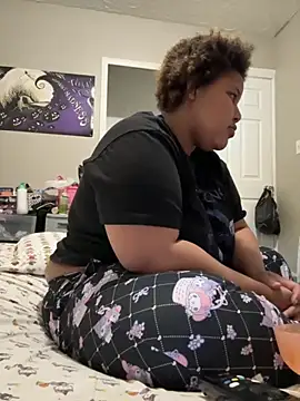 Snapshot of chocolate_bella chatting on October 16, 2025, 1:47 am chocolate bella online show from October 16, 2025, 1:47 am