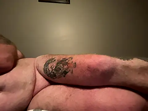 Snapshot of Reggyrabbit chatting on October 30, 2025, 4:37 pm Reggyrabbit online show from October 30, 2025, 4:37 pm