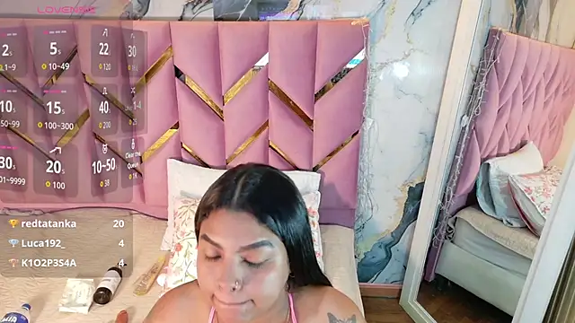 curvybrunnett online show from October 18, 2025, 2:46 am