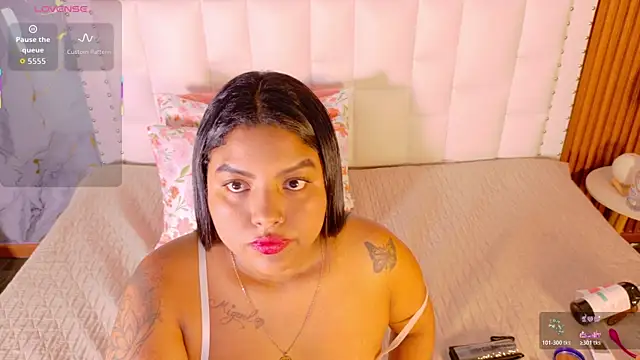 curvybrunnett online show from November 16, 2025, 12:10 pm