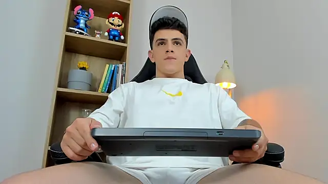 Mikecooper online show from March 17, 2026, 11:30 pm