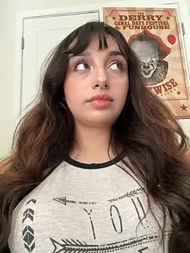 CharmingMaddie online show from October 14, 2025, 5:02 pm